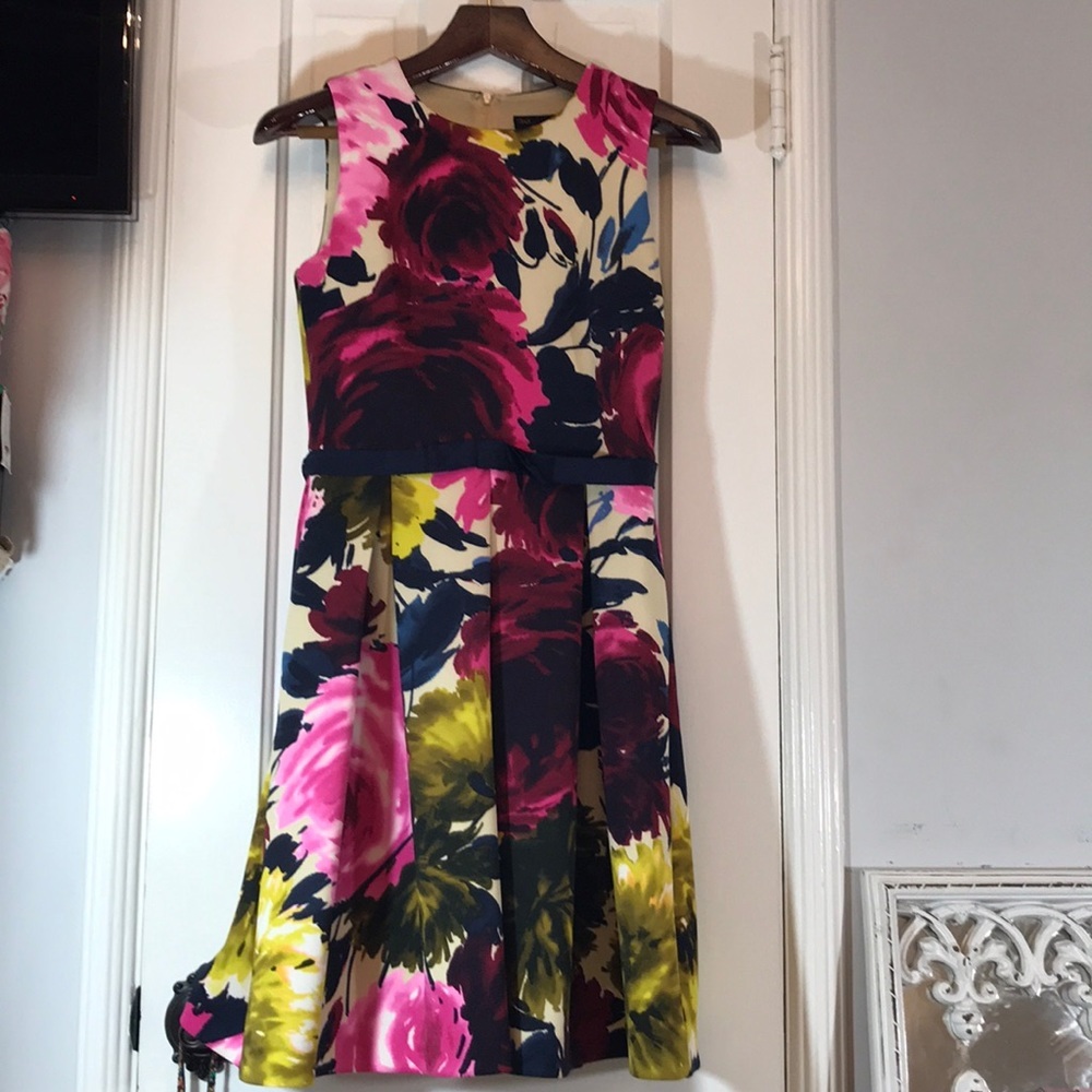 Just Taylor sleeveless flower 🌸 dress EUC